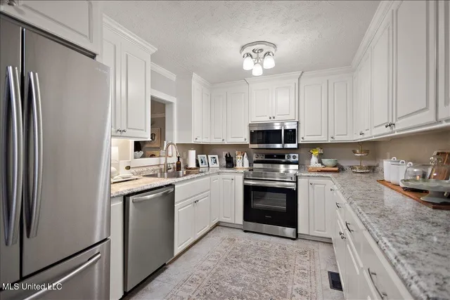 $1,725 | 359 St Paul Street, Pearl, MS 39208