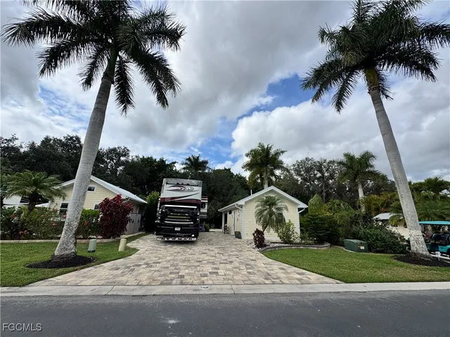 $392,500 | Lot 298-3031 Riverboat Landing, LaBelle, FL 33935