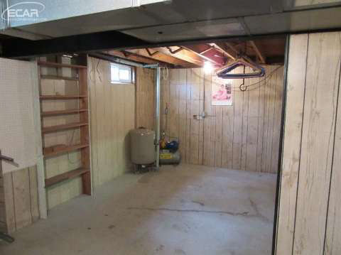 6448 North Bray Road Flint, MI 48505 - Photo 49 of 55 20438834-48.JPG