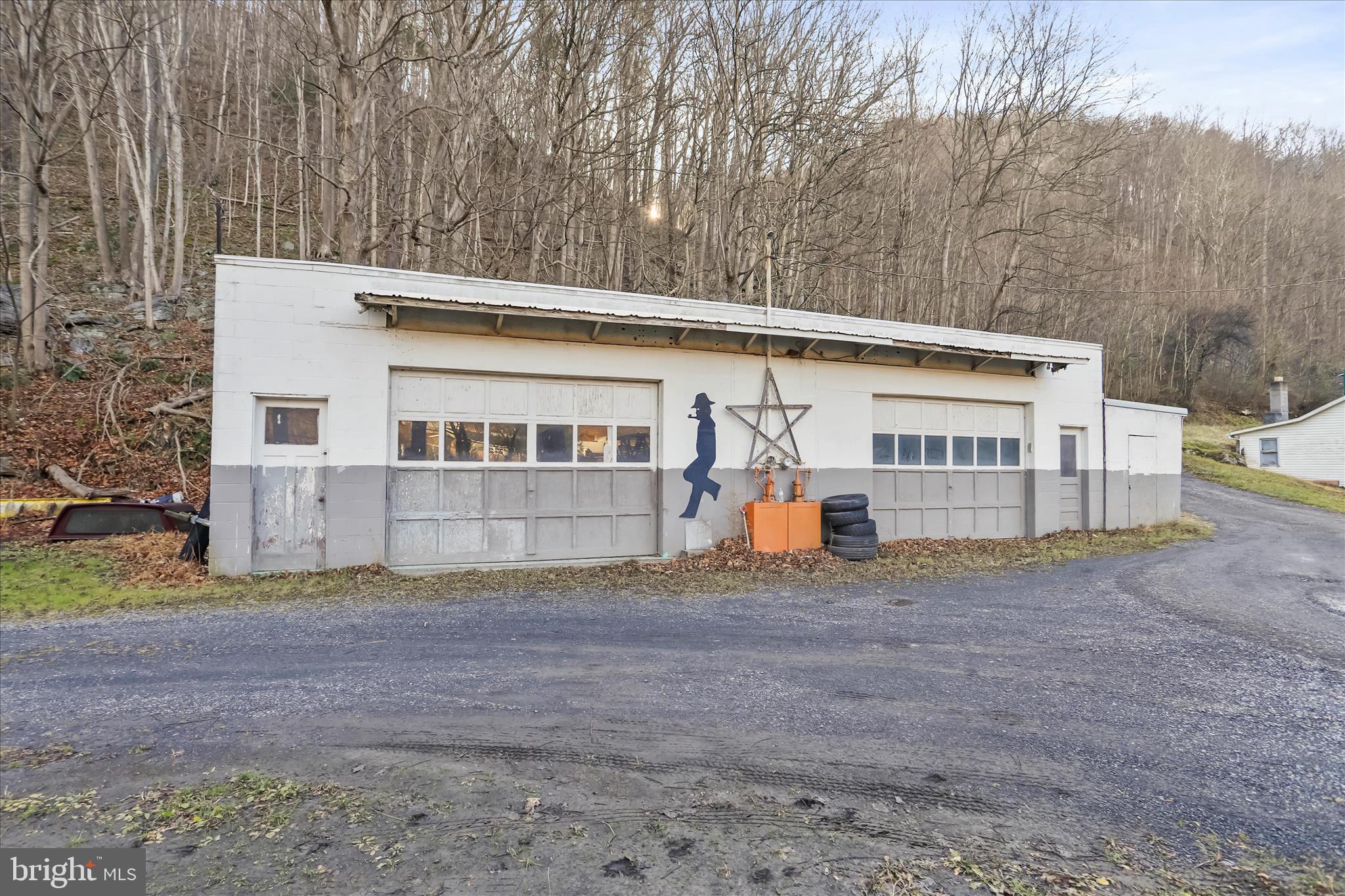 25 Helmick Lane New Creek, WV 26743 - Photo 4 of 36