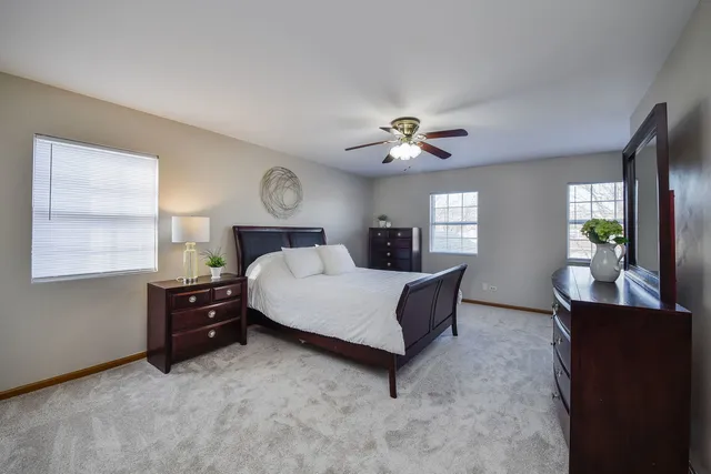 $369,900 | 119 Canton Lane, Streamwood, IL 60107