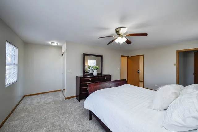 $369,900 | 119 Canton Lane, Streamwood, IL 60107