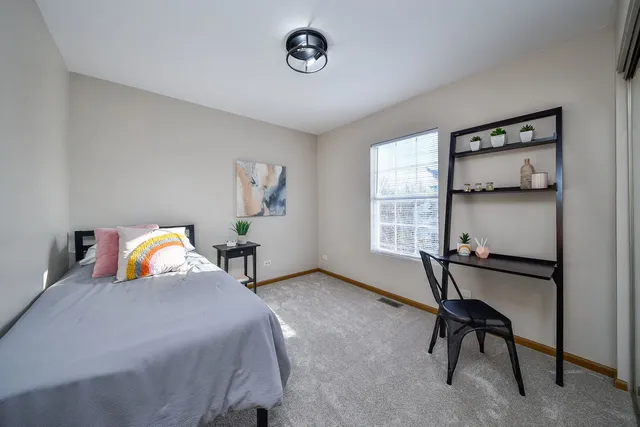 $369,900 | 119 Canton Lane, Streamwood, IL 60107