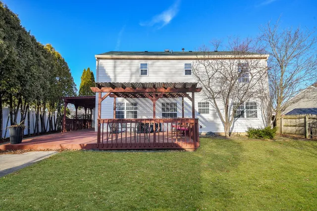 $369,900 | 119 Canton Lane, Streamwood, IL 60107