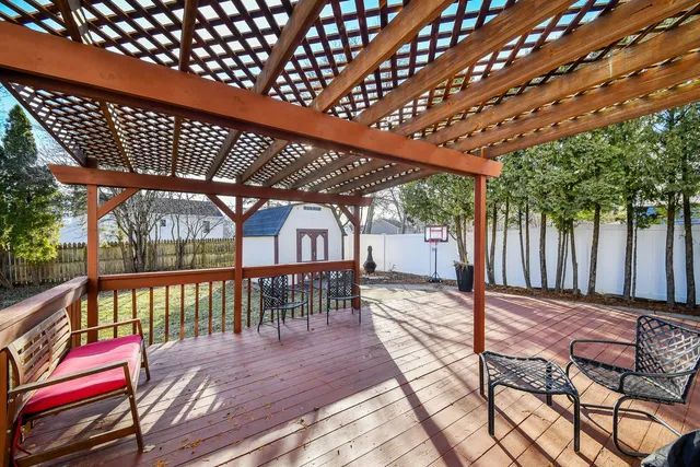 $369,900 | 119 Canton Lane, Streamwood, IL 60107