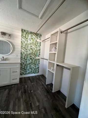 a view of utility room