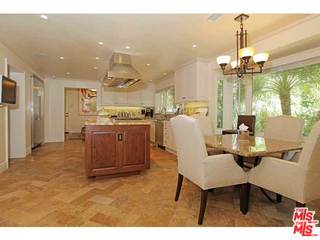 937 Chantilly Road Los Angeles, CA 90077 - Photo 13 of 34