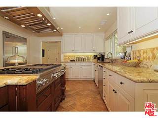 937 Chantilly Road Los Angeles, CA 90077 - Photo 18 of 34