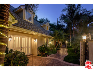 937 Chantilly Road Los Angeles, CA 90077 - Photo 4 of 34