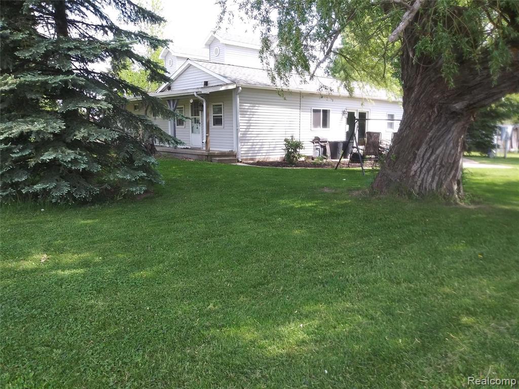 3709 Sullivan Road Marlette, MI 48453 - Photo 2 of 27