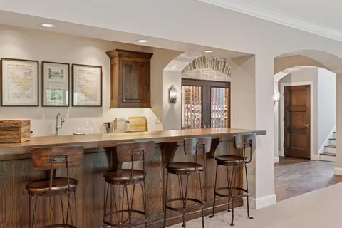 $3,125,000 | 405 Carpenters Point, Wayzata, MN 55391
