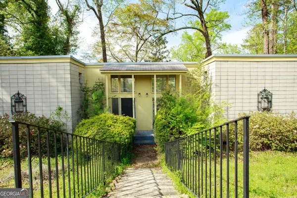 $900 | 2143 Ingleside Avenue, Macon, GA 31204