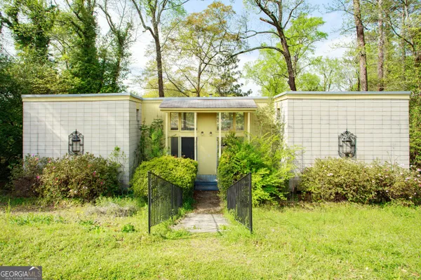 $900 | 2143 Ingleside Avenue, Macon, GA 31204