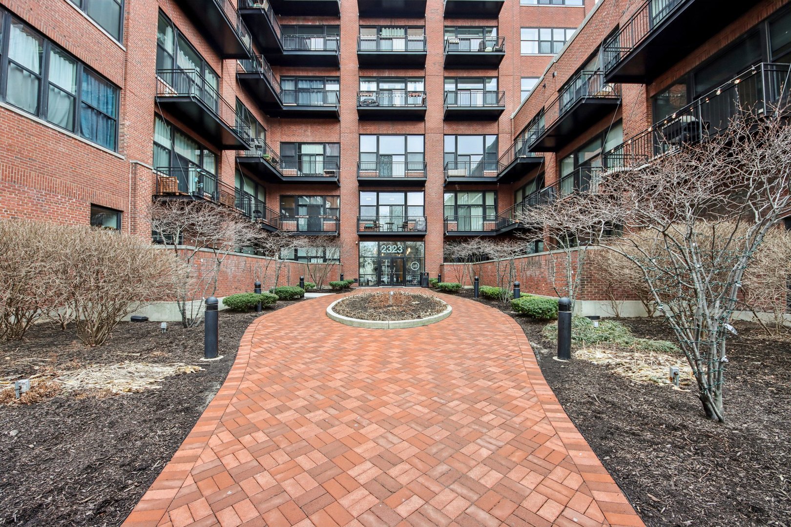 2323 West Pershing Road, Unit 228 Chicago, IL 60609 - Photo 4 of 33