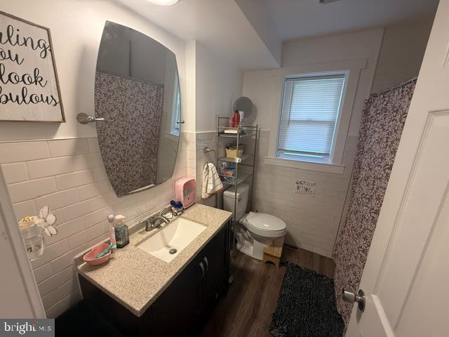1024 Crestview Avenue Reading, PA 19607 - Photo 15 of 38 Bathroom 1