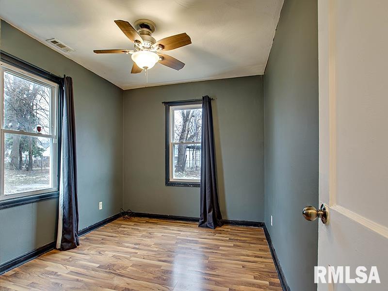 1905 North 20th Street Springfield, IL 62702 - Photo 13 of 15