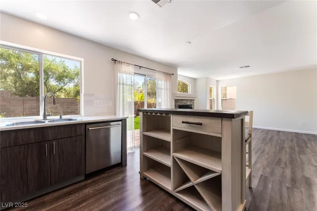 $2,595 | 10436 Beachwalk Place, Las Vegas, NV 89144