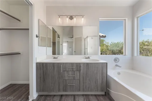 $2,595 | 10436 Beachwalk Place, Las Vegas, NV 89144