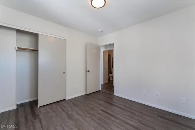 $2,595 | 10436 Beachwalk Place, Las Vegas, NV 89144