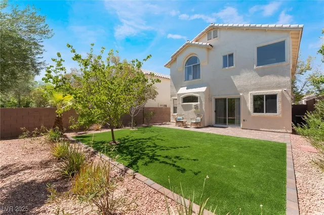 $2,595 | 10436 Beachwalk Place, Las Vegas, NV 89144