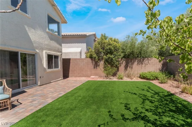 $2,595 | 10436 Beachwalk Place, Las Vegas, NV 89144