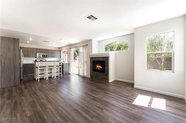 $2,595 | 10436 Beachwalk Place, Las Vegas, NV 89144