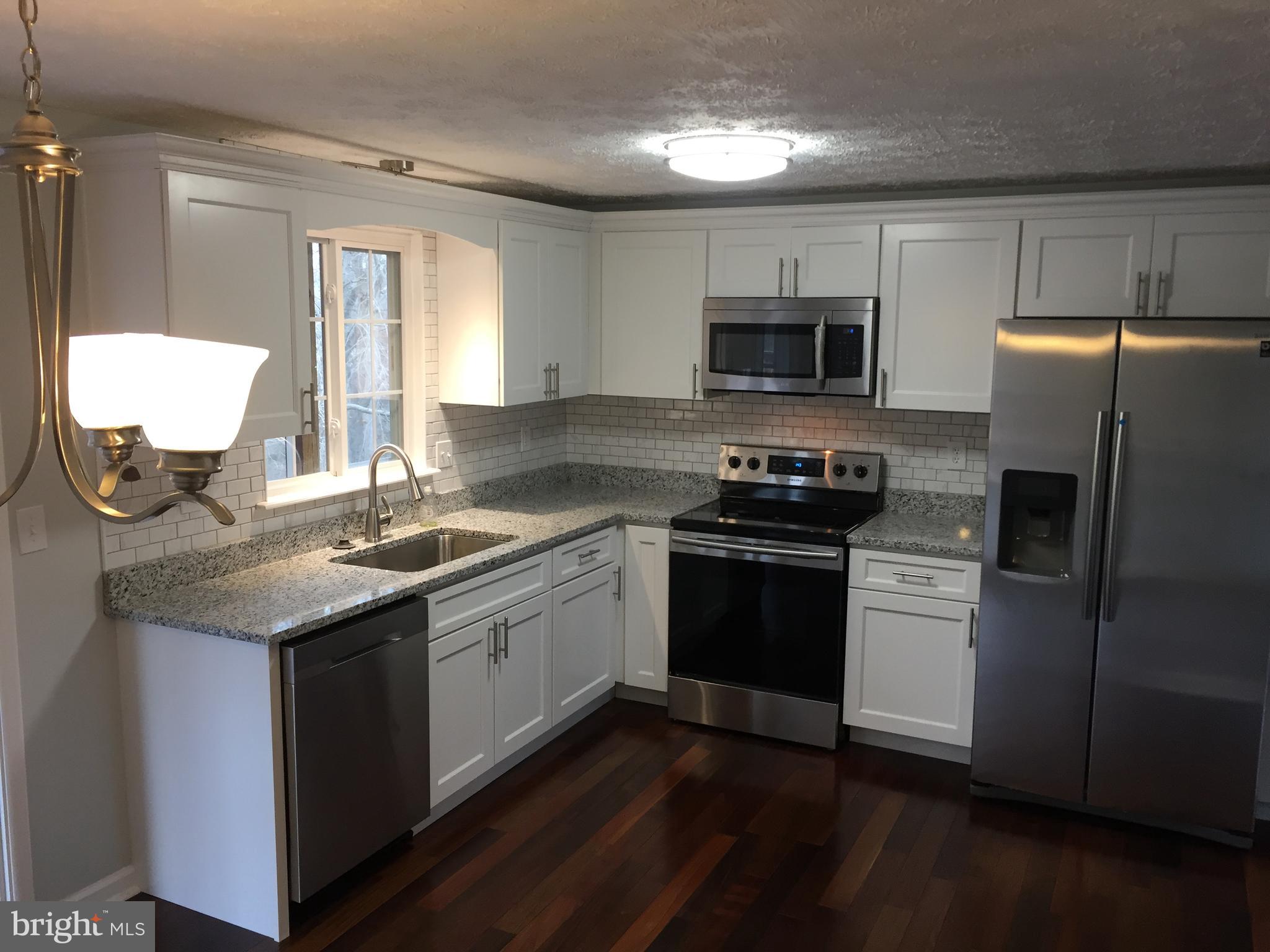 22 Yew Road Baltimore, MD 21221 - Photo 3 of 25