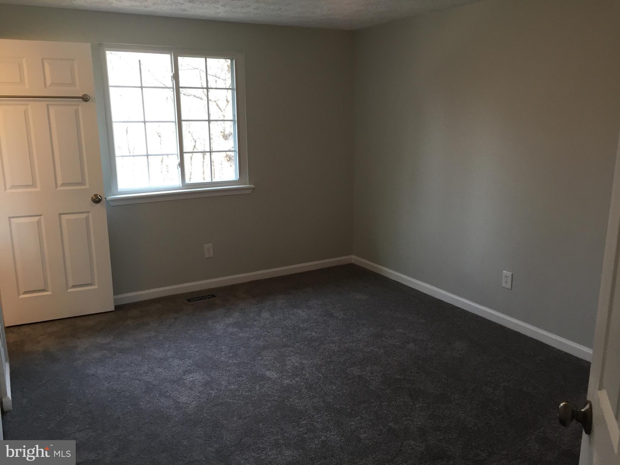 22 Yew Road Baltimore, MD 21221 - Photo 8 of 25