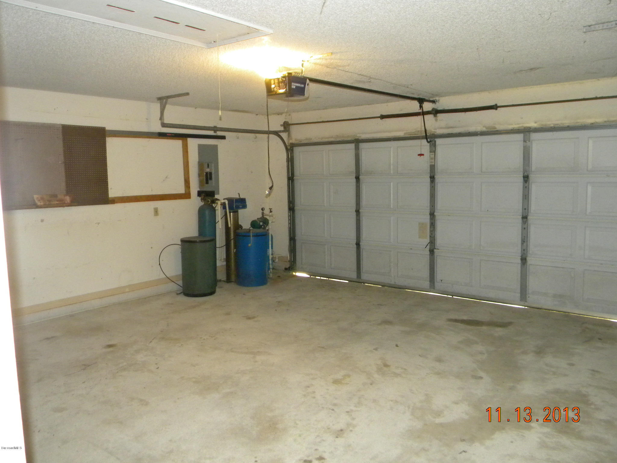 1120 Thompson Road Southwest Palm Bay, FL 32908 - Photo 14 of 14 Garage