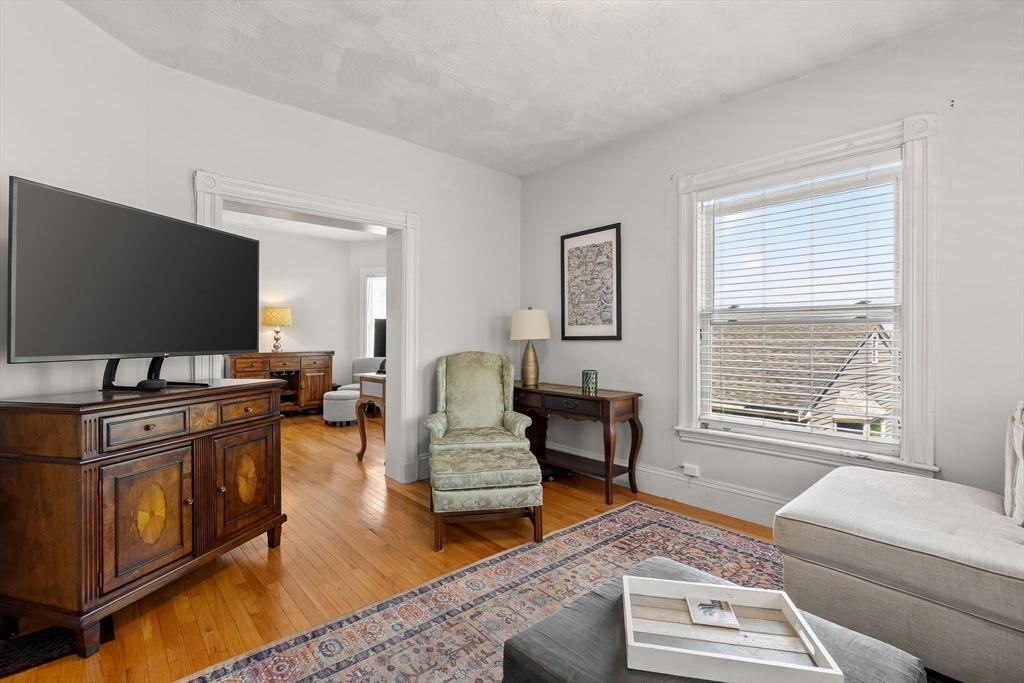 17 Windermere Road Boston, MA 02125 - Photo 6 of 38