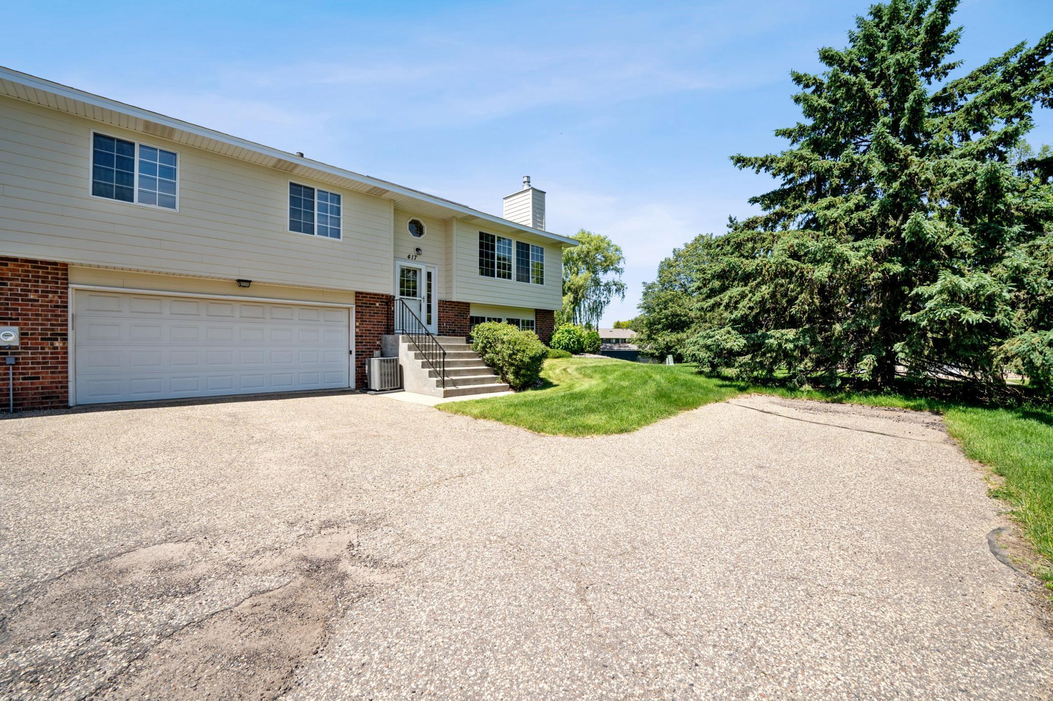 417 Dorland Road South Maplewood, MN 55119 - Photo 4 of 15 Gallery Image 4