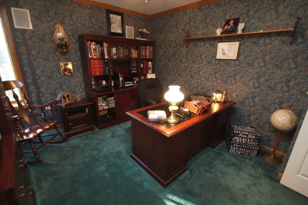 2223 Point Wood Road Fort Wayne, IN 46818 - Photo 13 of 25 Gallery Image 13