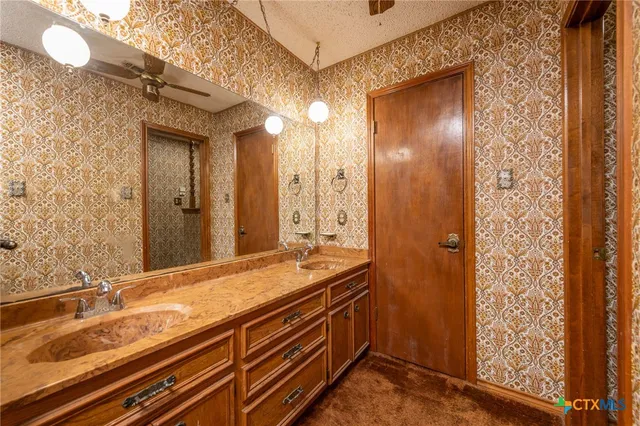 $448,000 | 202 Canyon Wren Drive, Buda, TX 78610