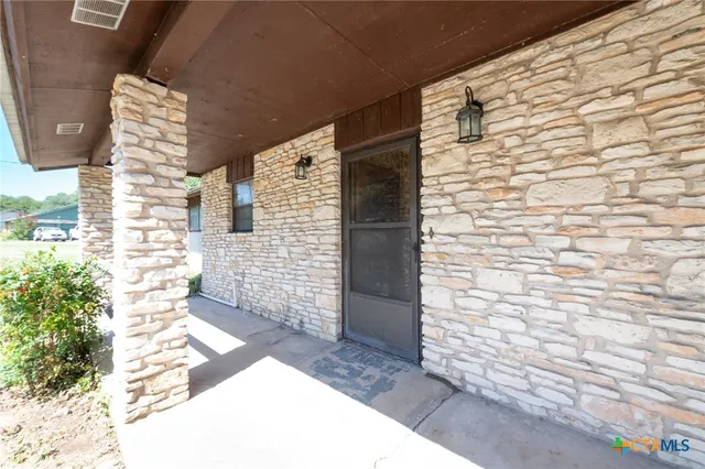 $448,000 | 202 Canyon Wren Drive, Buda, TX 78610