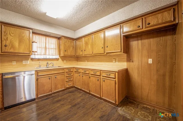 $448,000 | 202 Canyon Wren Drive, Buda, TX 78610