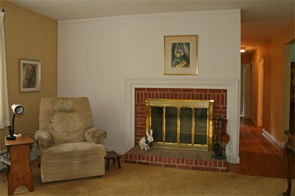 778 Fisher Road Fitchburg, MA 01420 - Photo 4 of 11 Gallery Image 4