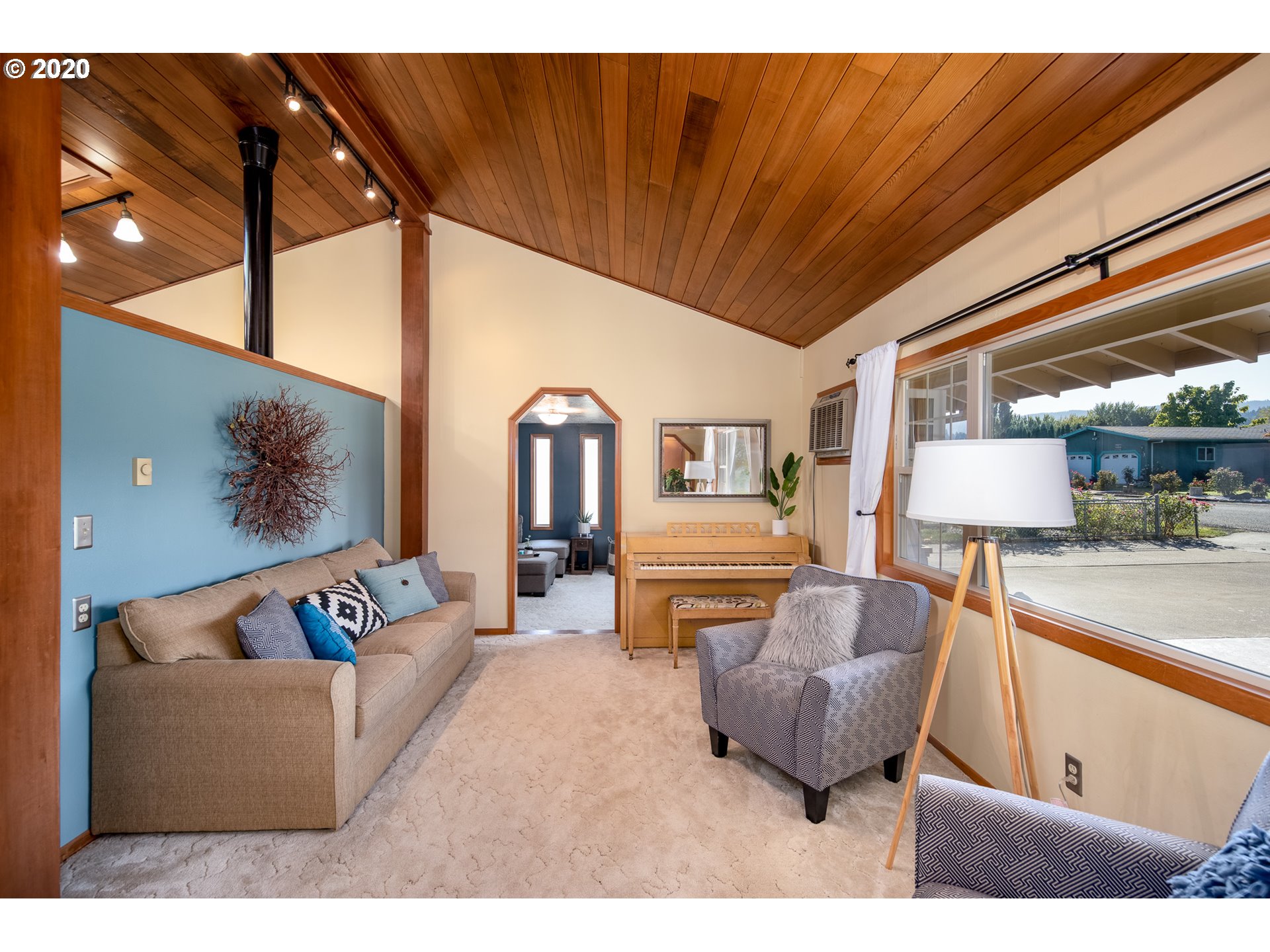 3692 Mud Alley Road Hood River, OR 97031 - Photo 4 of 32 Gallery Image 4