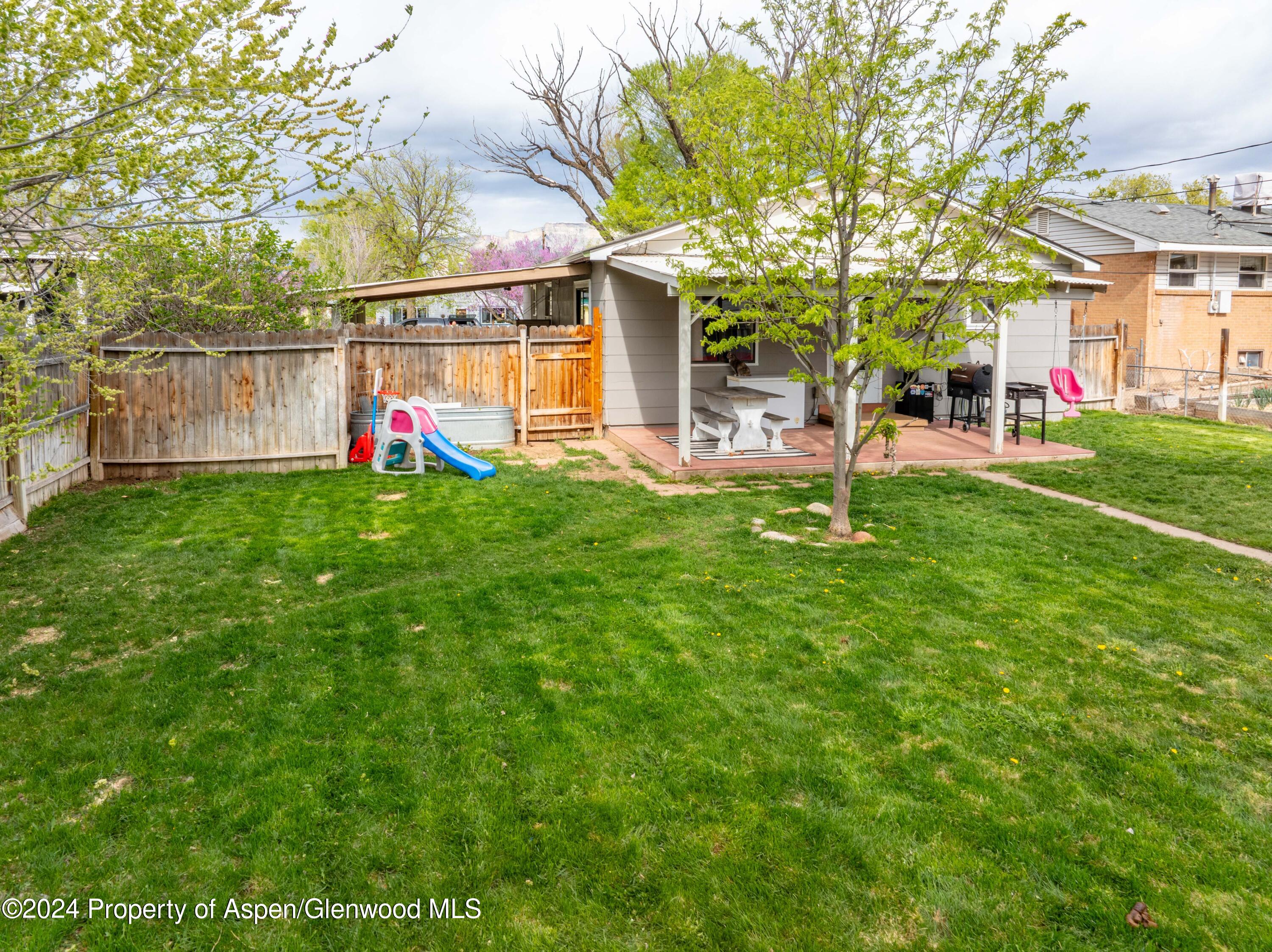 412 Elm Avenue Rifle, CO 81650 - Photo 14 of 17 8