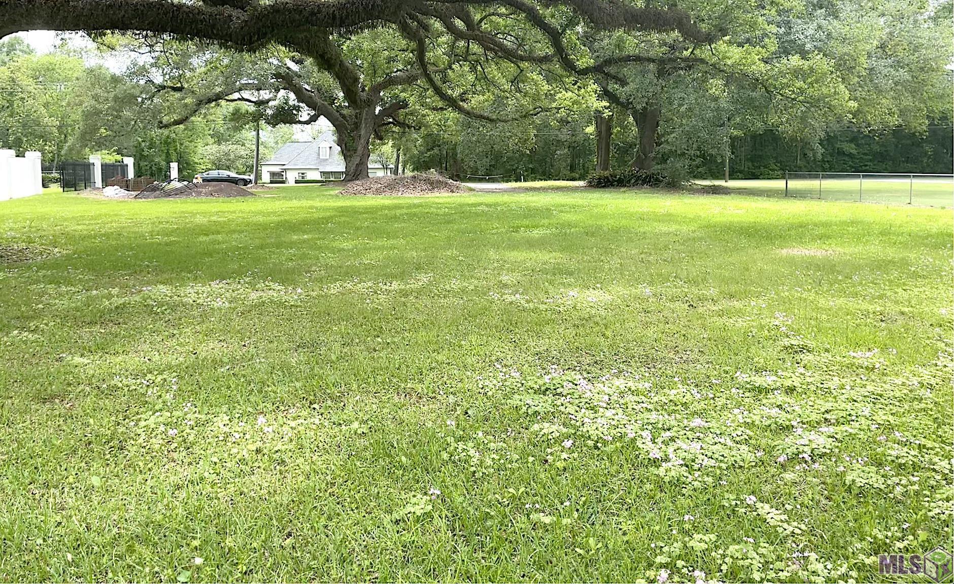 4945 Highland Road Baton Rouge, LA 70808 - Photo 3 of 4 HIGH SIDE HIGHLAND