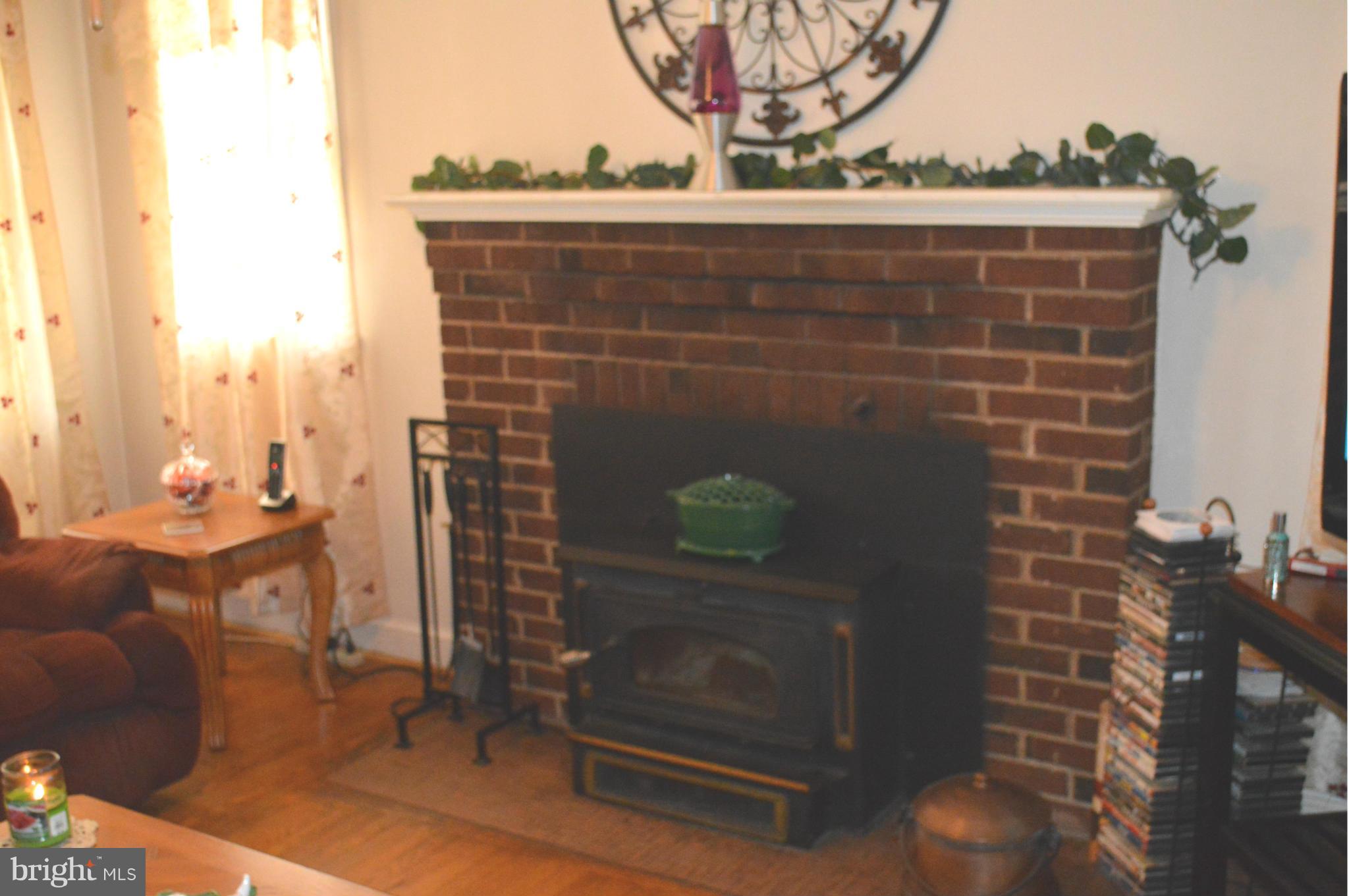 5100 Hagan Road Temple Hills, MD 20748 - Photo 4 of 12 Living Room