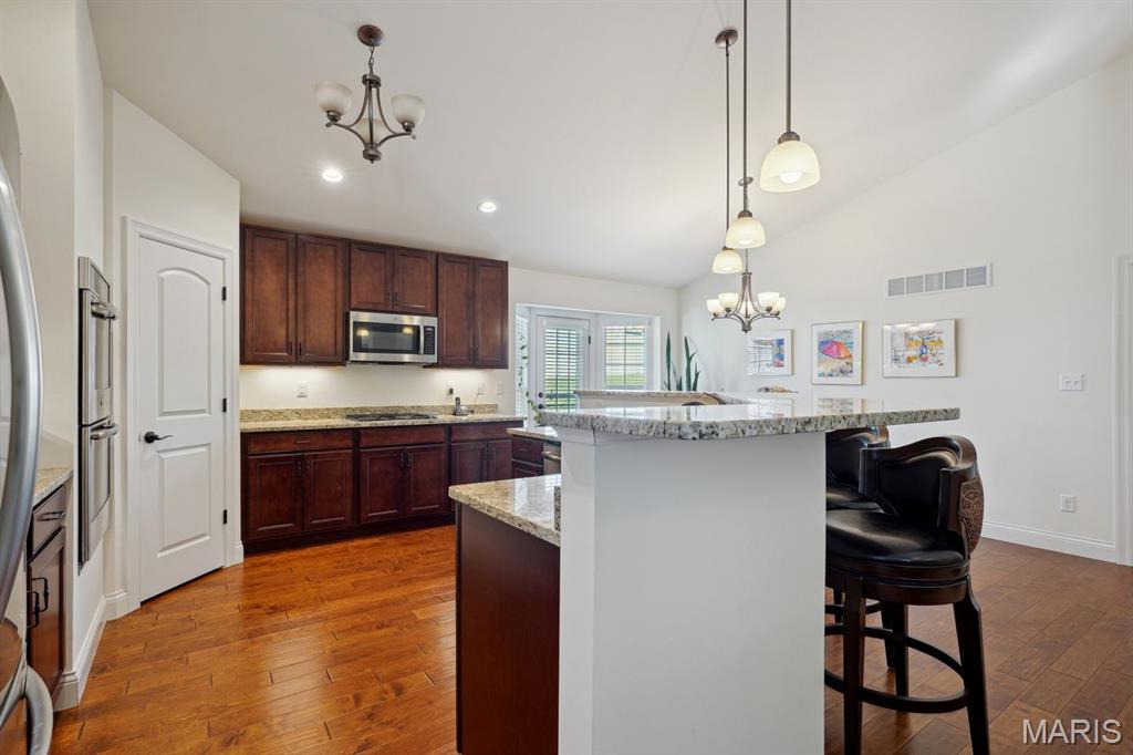 16202 Amber Vista Drive Ballwin, MO 63021 - Photo 7 of 21