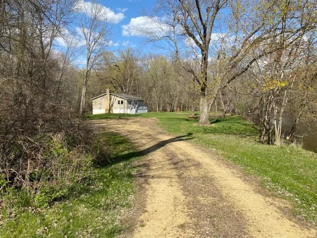$155,000 | 19182 County Rd T Road, Blue River, WI 53518