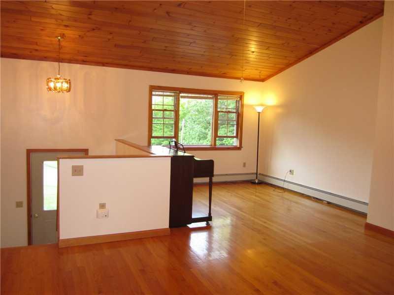 947 Middle Road Skowhegan, ME 04976 - Photo 4 of 33 Living Room.