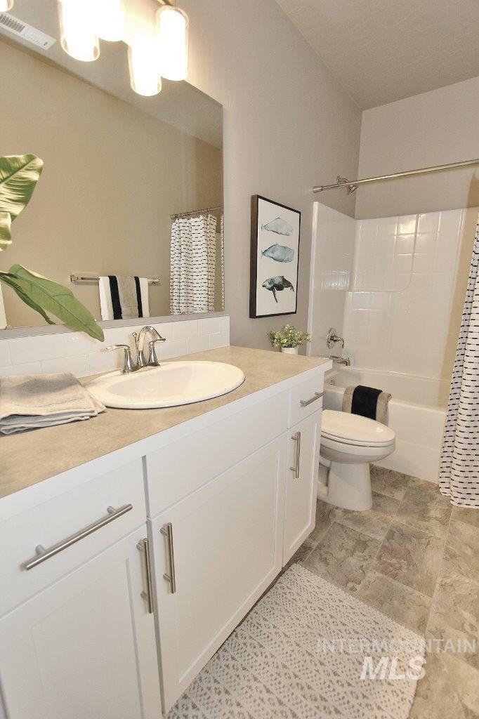3553 North Eleanor Way Star, ID 83669 - Photo 16 of 20 Full bathroom featuring vanity and shower / bath combo