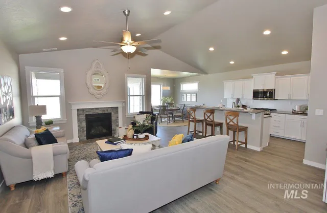 $524,990 | 3553 North Eleanor Way, Star, ID 83669