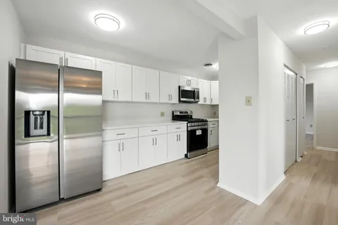 $385,000 | 218 Locust Street Southeast, Unit 151, Vienna, VA 22180