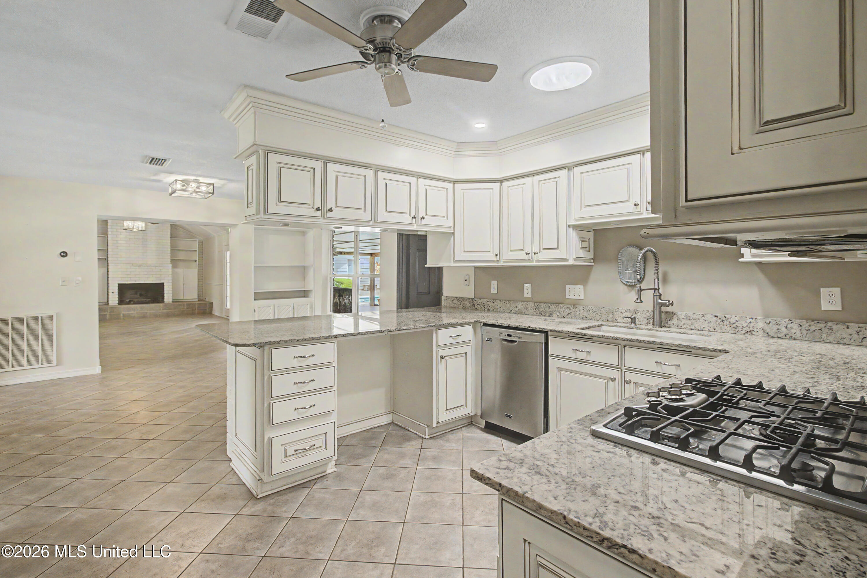 2186 Atkinson Road Biloxi, MS 39531 - Photo 10 of 29 10_52126 Atkinson
