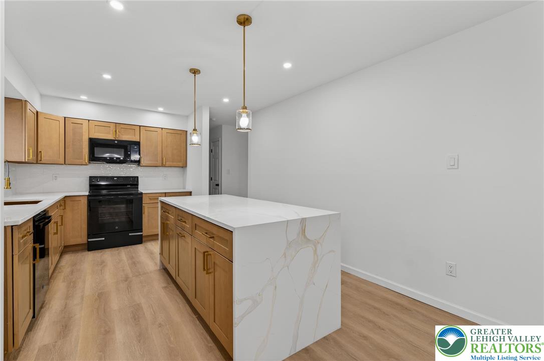 449 Elmhurst Avenue Bethlehem, PA 18017 - Photo 11 of 44