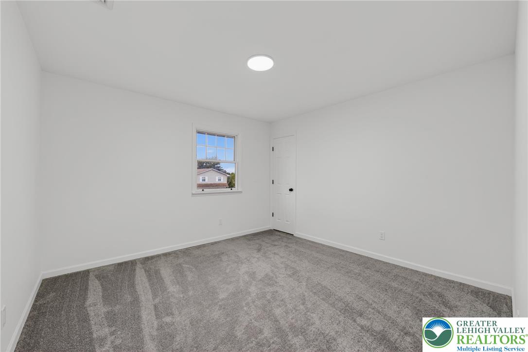 449 Elmhurst Avenue Bethlehem, PA 18017 - Photo 30 of 44