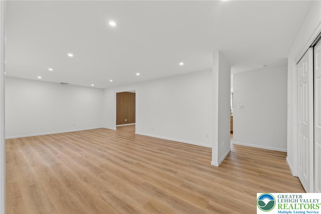 449 Elmhurst Avenue Bethlehem, PA 18017 - Photo 6 of 44
